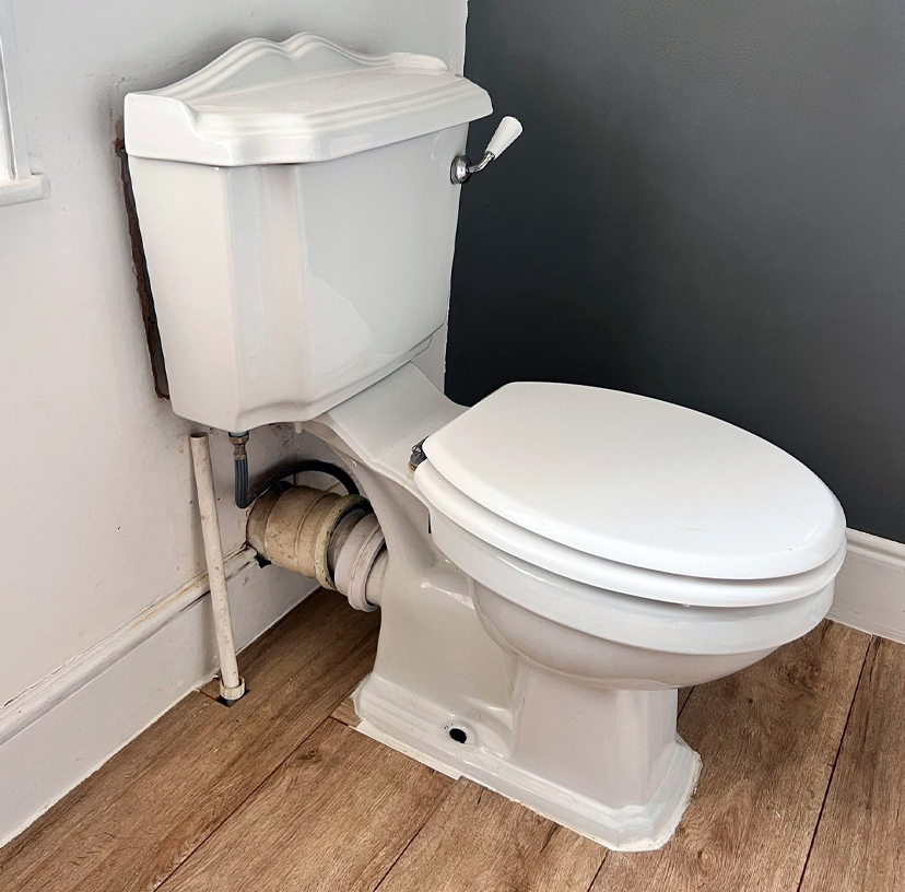 Toilet before fix